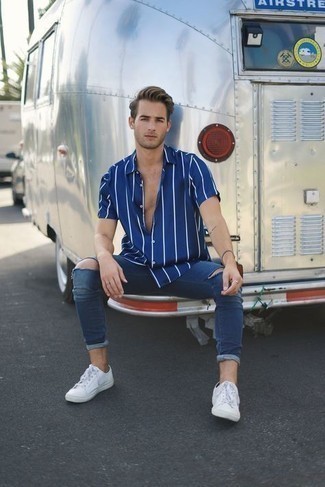 Navy and White Vertical Striped Short Sleeve Shirt with Skinny Jeans Summer Outfits For Men: 