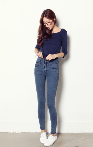Blue Long Sleeve T-shirt Outfits For Women: 