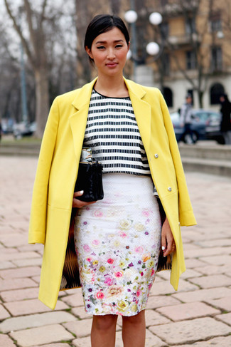 Yellow Coat Outfits For Women: 
