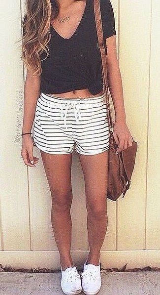 White and Navy Horizontal Striped Shorts Outfits For Women: 
