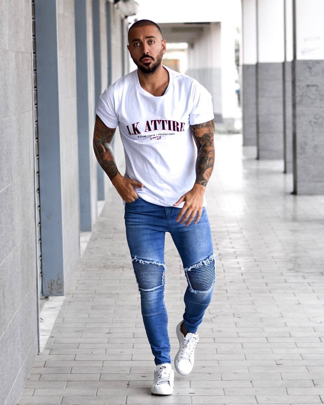Small Printed Men Blue and White T Shirt