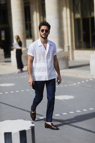 Navy Chinos Outfits: If you're a fan of relaxed ensembles, why not go for a white short sleeve shirt and navy chinos? Dark brown leather tassel loafers are a guaranteed way to give an extra touch of style to this ensemble.