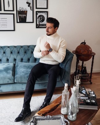 White Knit Wool Turtleneck Outfits For Men: For a casual outfit with a twist, make a white knit wool turtleneck and black skinny jeans your outfit choice. And if you wish to instantly polish up your ensemble with shoes, add a pair of black leather chelsea boots to this ensemble.