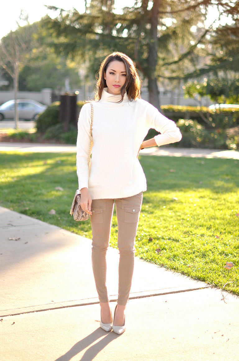 outfits with khaki skinny jeans