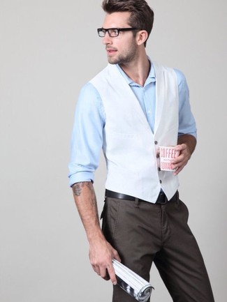 White and Navy Waistcoat Outfits: Opt for a white and navy waistcoat and dark brown chinos for seriously stylish style.