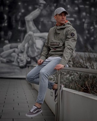 Charcoal Print Baseball Cap Outfits For Men: You'll be amazed at how easy it is for any man to get dressed this way. Just an olive windbreaker combined with a charcoal print baseball cap. Not sure how to complement this outfit? Wear dark brown canvas low top sneakers to lift it up.