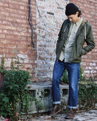 Brown Leather Desert Boots Outfits: Why not marry an olive windbreaker with navy jeans? These two pieces are totally practical and will look amazing when paired together. And if you want to easily spruce up this getup with shoes, why not complement this ensemble with brown leather desert boots?