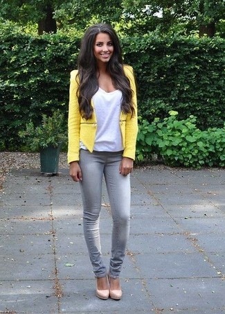 Mustard Biker Jacket Outfits For Women: A mustard biker jacket and grey skinny jeans are a smart look worth integrating into your daily off-duty rotation. For extra style points, introduce a pair of beige leather pumps to your look.