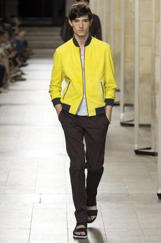 Mustard Jacket Outfits For Men: Try pairing a mustard jacket with black dress pants for seriously smart style. Black leather sandals are a guaranteed way to bring a touch of stylish casualness to your ensemble.