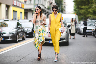 You can look stylish without really trying by opting for a yellow jumpsuit. Want to go all out on the shoe front? Add a pair of light blue leather pumps to the mix.