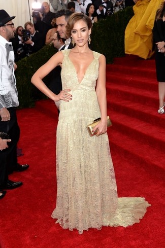 Jessica Alba wearing Yellow Lace Evening Dress, Gold Clutch, Gold Earrings