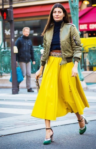 Yellow Pleated Midi Skirt Outfits: 