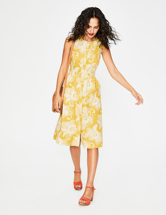 Orange Suede Heeled Sandals Outfits: The formula for laid-back style? A yellow print shirtdress. Balance out your getup with a smarter kind of shoes, such as this pair of orange suede heeled sandals.
