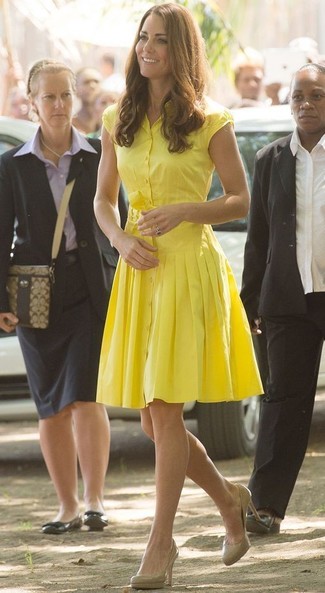 Kate Middleton wearing Yellow Shirtdress, Beige Leather Pumps