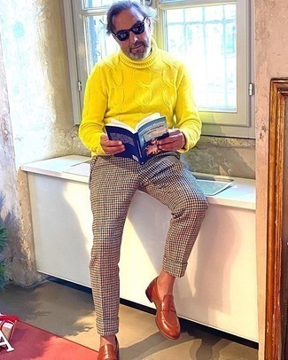 Mustard Knit Turtleneck Outfits For Men: Combining a mustard knit turtleneck and black and white houndstooth dress pants will hallmark your skills in menswear styling. If you need to instantly class up this outfit with one item, complete this ensemble with tobacco leather loafers.