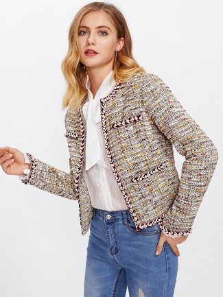 Tweed Jacket Outfits For Women: The combination of a tweed jacket and blue ripped skinny jeans makes for a neat casual look.