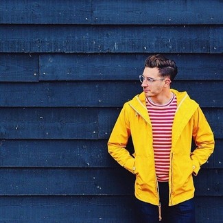 Mustard Jacket Outfits For Men: If you're looking for a casual yet seriously stylish ensemble, consider pairing a mustard jacket with navy jeans.