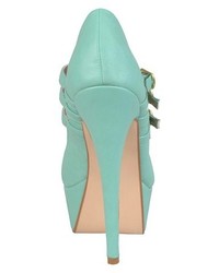Journee Collection Pumps
