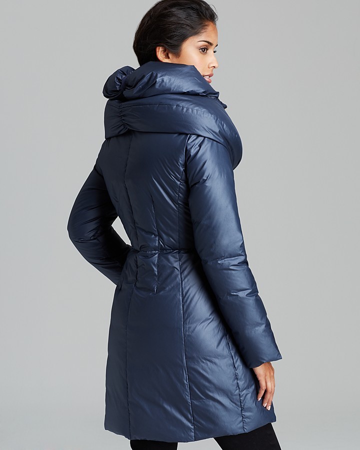 Tahari pillow store collar puffer coat