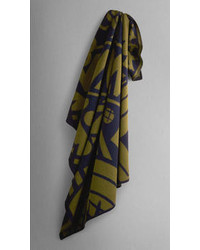 Burberry Graphic Blanket Scarf