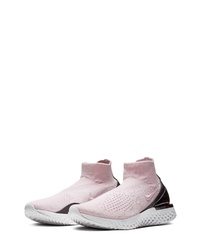 Nike Rise React Flyknit Sneaker