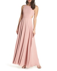 Fame and Partners Side Cutout Tte Gown