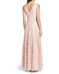 Vera Wang Scalloped Lace Gown