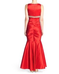 Xscape Evenings Xscape Ruched Taffeta Mermaid Gown Size 4 Red