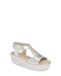 Amalfi by Rangoni Bastia Wedge T  Sandal