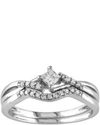 Princess Cut Diamond Engaget Ring Set In Sterling Silver
