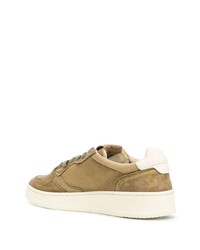 AUTRY Low Top Logo Patch Sneakers