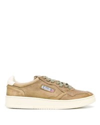 AUTRY Low Top Logo Patch Sneakers