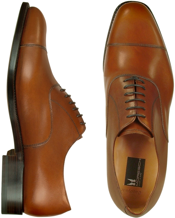 tan cap toe