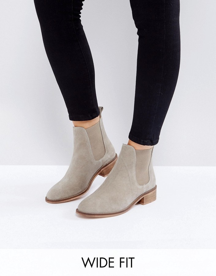 wide ankle chelsea boots