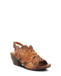 L ARTISTE Medallion Sandal