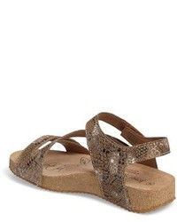 Josef Seibel Tonga Leather Sandal