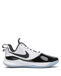 Nike Witness 3 Sneakers
