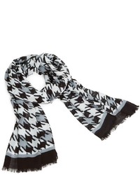https://cdn.lookastic.com/white-and-black-houndstooth-scarf/vera-bradley-soft-fringe-scarf-medium-164528.jpg