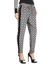 White and Black Pajama Pants Outfits For Women (6 ideas & outfits)