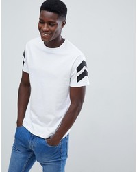 KIOMI T Shirt In White With Arrow Print On Sleeves