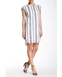 Cupcakes And Cashmere Charleston Cap Sleeve Shift Dress