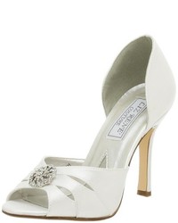 Liz Rene Couture Giselle Dyeable Pump