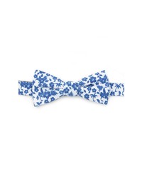 White Floral Bow-tie
