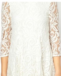 ChicNova White Wavy Peplum Lace Dress