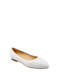 Trotters Pointed Toe Flat