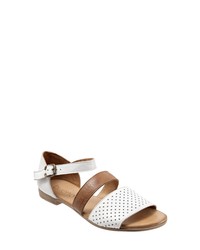 BUENO Janet Perforated Flat Sandal