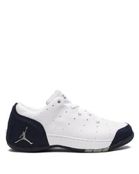 Jordan Carmelo 15 Low Sneakers