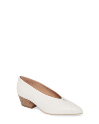 Seychelles Compelling Pointed Toe Pump