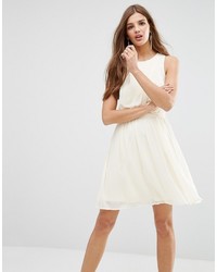 Lavand Pleated Skirt Skater Dress In White