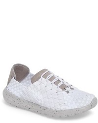 bernie mev. Runners Victoria Sneaker